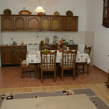 Nina Apartment *