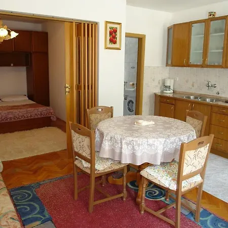 Nina Apartmán Novi Vinodolski